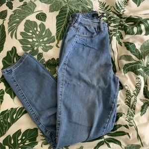 Fashion Nova skinny Jean